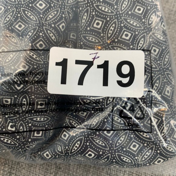 Gap Button‎ Down Sleeveless Blouse Black White Medium Lightweight V-Neckline - Picture 10 of 10